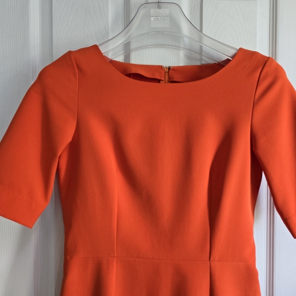 πOrange Shift Dress - Picture 4 of 9